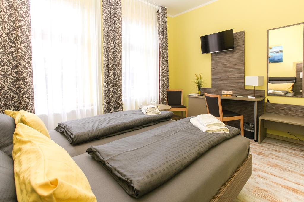 Restaurant & Pension Eshramo Barth Pokój zdjęcie