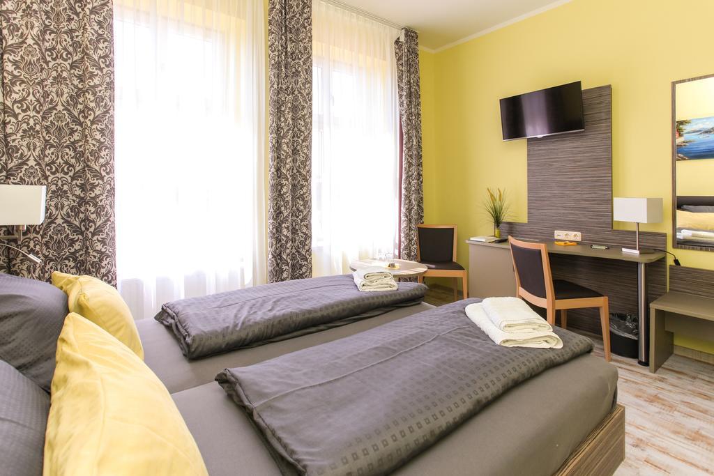 Restaurant & Pension Eshramo Barth Pokój zdjęcie