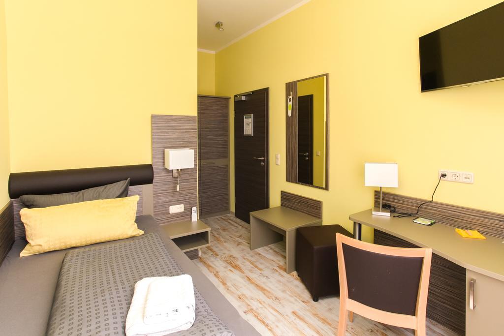 Restaurant & Pension Eshramo Barth Pokój zdjęcie